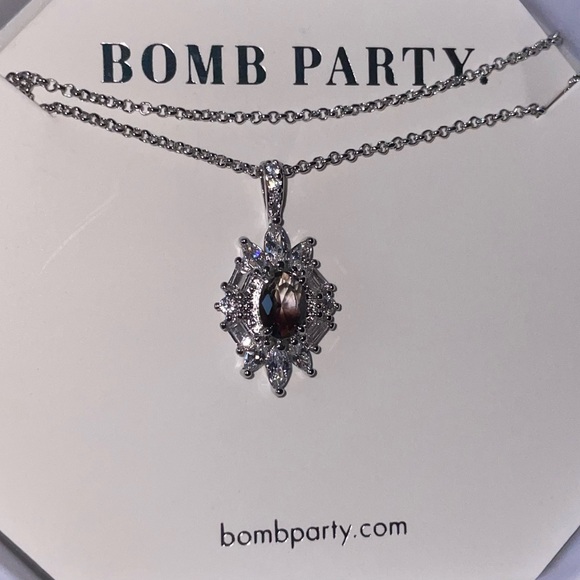 Vintage Bomb Party RBP3701 OG Chase Your Dreams Necklace - Picture 6 of 10